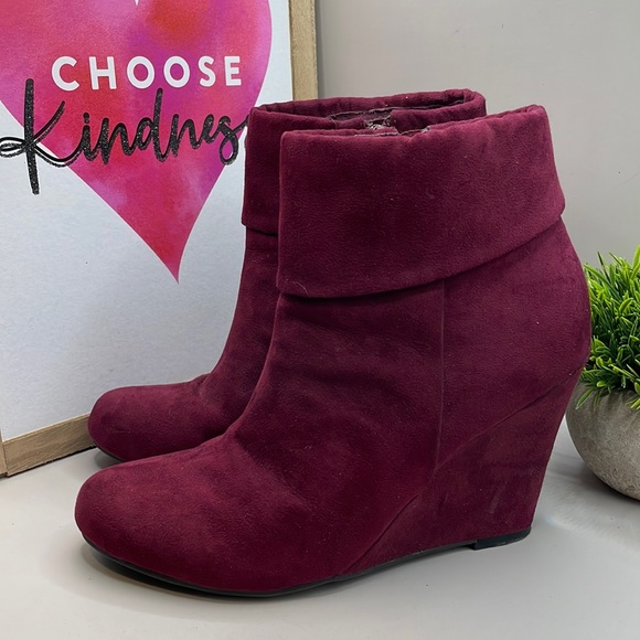 Report Shoes - REPORT Maroon wedge faux suede ankle booties with size zip